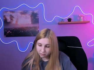 Ayla-wave nude on webcam for live sex chat