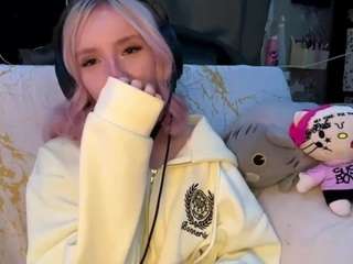 GuillerminaPitter nude on webcam for live sex chat
