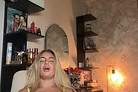 CharlottemilfUKx nude on webcam for live porn video chat
