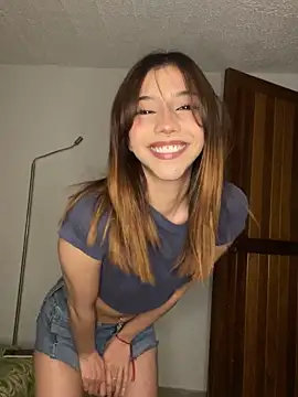 MiaaCute- nude on webcam for live porn video chat