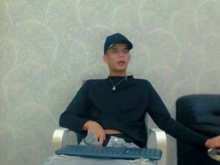 Sebastiantwink nude on webcam for live sex chat