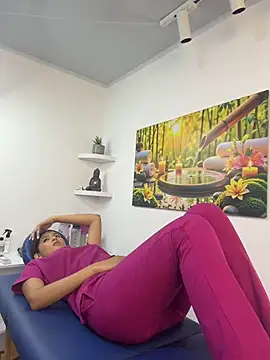Kinky-Spa nude on webcam for live porn video chat