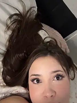 Youurbabyy nude on webcam for live porn video chat