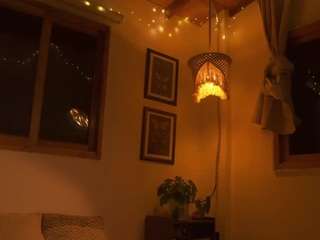 Alphonsine nude on webcam for live sex chat