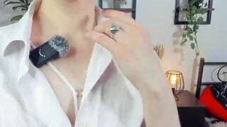 ElenoraMowatt nude on webcam for live sex chat