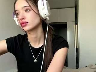 ElidaSchimke nude on webcam for live sex chat