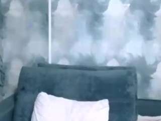Loooving-Emma nude on webcam for live sex chat