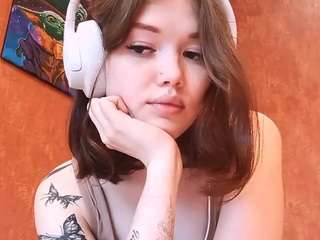 LyndsayDazzi nude on webcam for live sex chat