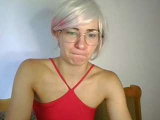 PearlKiki19 nude on webcam for live sex chat