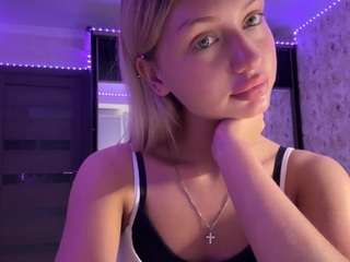 ReneaRichardt nude on webcam for live sex chat