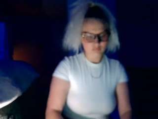 Russiancreamxxx nude on webcam for live sex chat